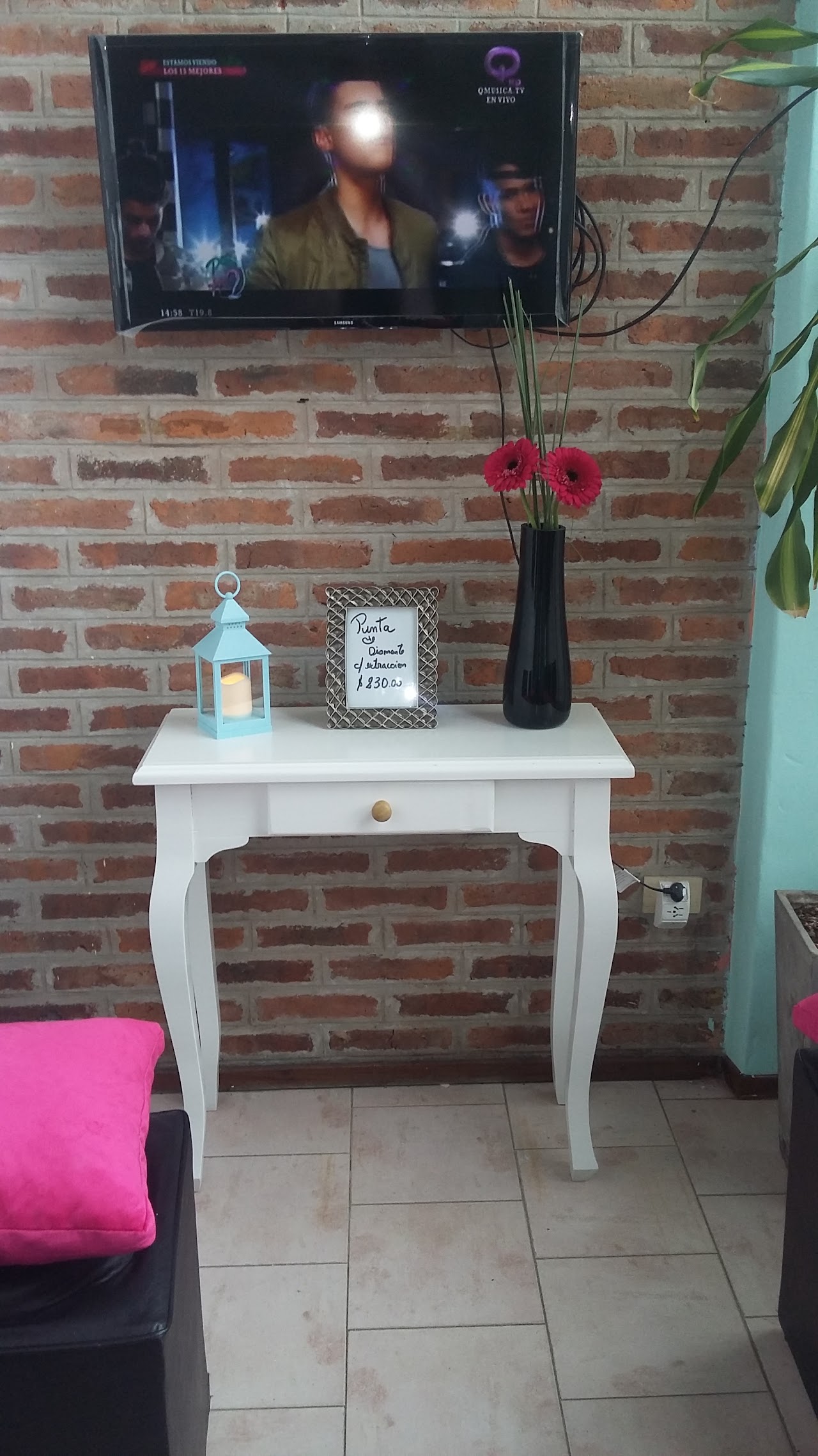 Espacio de manicura y pedicura en lady centro de estética